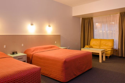 Mayfair Plaza Motel And Apartments - Tourism Canberra 4