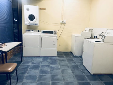 Mayfair Plaza Motel And Apartments - Tourism Canberra 5