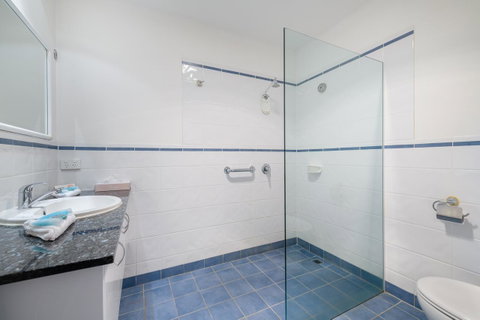 Mayfair Plaza Motel And Apartments - Tourism Canberra 9