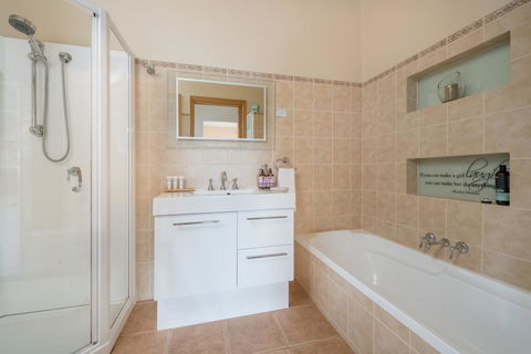 Jones On Wilson Boutique B&B - Tourism Canberra 6