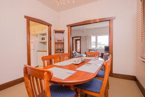 Jones On Wilson Boutique B&B - Tourism Canberra 28