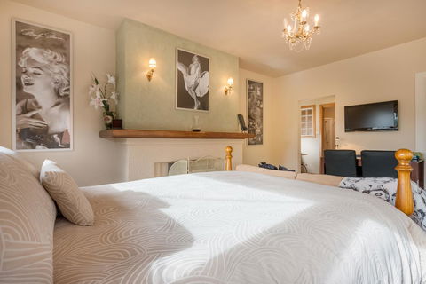Jones On Wilson Boutique B&B - Tourism Canberra 0