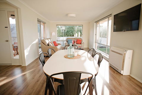 The Holiday Home People - Tourism Canberra 8