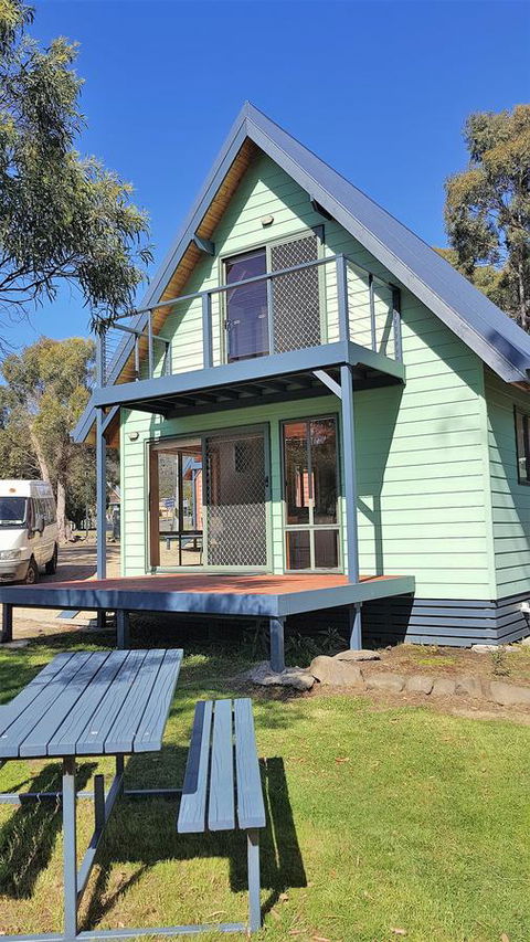 Four Seasons Waterfront Villas - Tourism Canberra 2