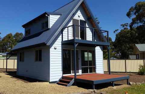 Four Seasons Waterfront Villas - Tourism Canberra 29