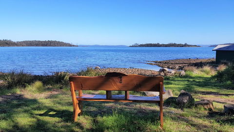 Four Seasons Waterfront Villas - Tourism Canberra 5
