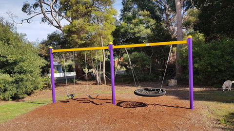 Four Seasons Waterfront Villas - Tourism Canberra 37