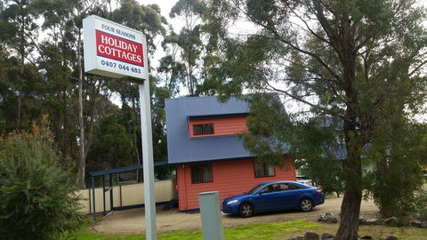 Four Seasons Waterfront Villas - Tourism Canberra 16
