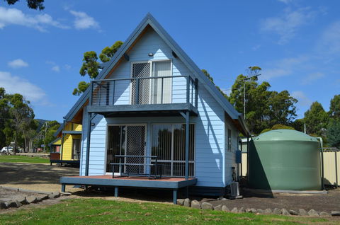 Four Seasons Waterfront Villas - Tourism Canberra 4
