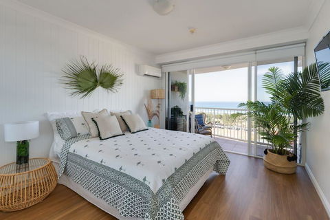 NEW Beautiful 2 Bed Ocean Views In Broadbeach - Tourism Canberra 0