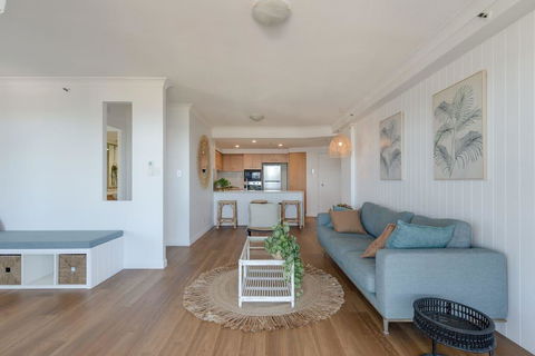 NEW Beautiful 2 Bed Ocean Views In Broadbeach - Tourism Canberra 3
