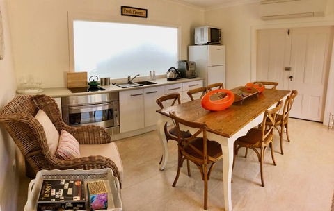 NEW: Tranquil Retreat -The Barn House Ingleside, Northern Beaches - Tourism Canberra 2