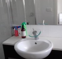 Nice single room in modern townhouse - Tourism Canberra