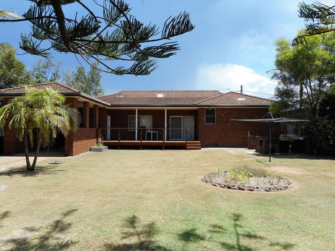 Norfolk At Hat Head - Tourism Canberra 3