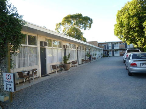 Norfolk Motor Inn - Tourism Canberra 3