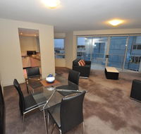 North Sydney Fully Self Contained Modern 2 Bed Apartment 2207BER - Tourism Canberra