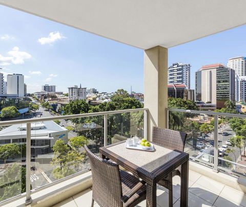 Oaks Brisbane Lexicon Suites - Tourism Canberra 2