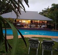 Oasis on Coochiemudlo - Tourism Canberra