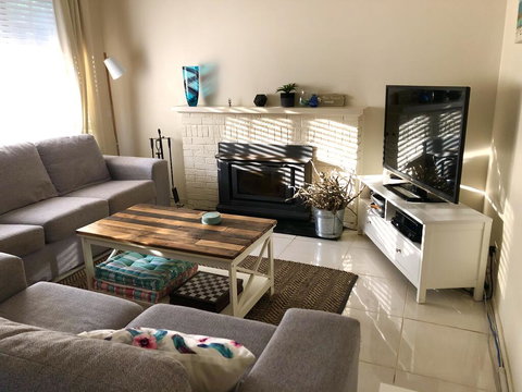 Ocean Beach Cottage - Tourism Canberra 3