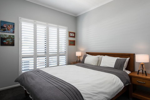 Ocean Break Coolum - Tourism Canberra 3