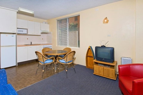 Ocean Court 1 13 Lord Street - Tourism Canberra 3