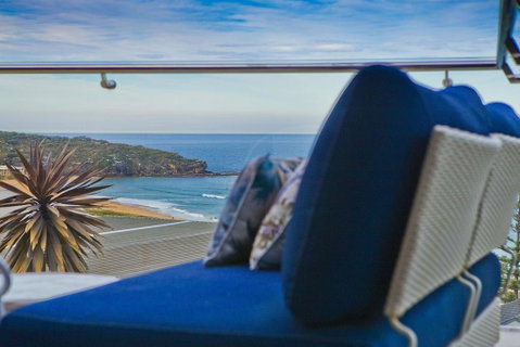 Ocean Vista Luxury Home At Curl Curl - Tourism Canberra 2