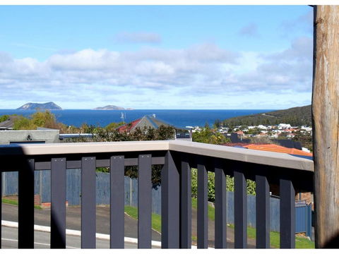 Ocean, Islands & Whales :) - Tourism Canberra 2