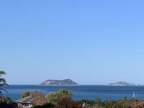Ocean, Islands & Whales :) - Tourism Canberra 1