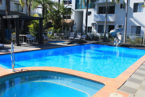 Oceanside Hawks Nest - Tourism Canberra 0