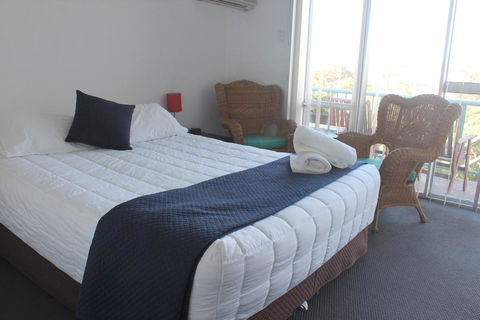 Oceanside Hawks Nest - Tourism Canberra 3