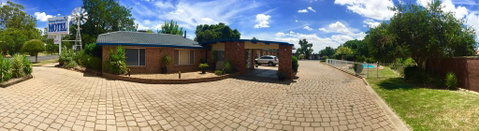 Orana Windmill Motel - Tourism Canberra 0