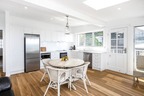 Pa's Beach House - Apartment 1 - Tourism Canberra 3