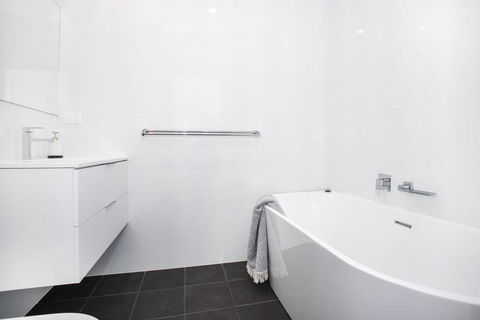 Pa's Beach House - Apartment 1 - Tourism Canberra 1