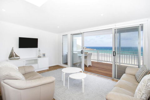 Pa's Beach House - Apartment 2 - Tourism Canberra 2