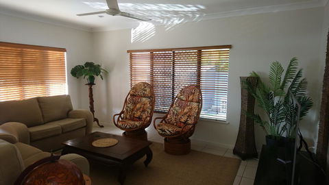 Palm Lakeside Holiday Home - Bowen, Whitsundays, Queensland - Tourism Canberra 2