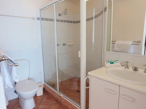 Panoramic Ocean Views Of Sunshine Beach Unit 5 Vista Pacific 12 Bryan Street - Tourism Canberra 2