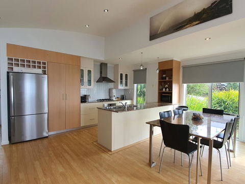 Paradise House, Boat Harbour Beach - Tourism Canberra 3