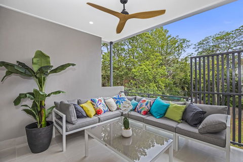 Park Avenue Luxe Townhouse Brand New Sleeps 9 - Tourism Canberra 1
