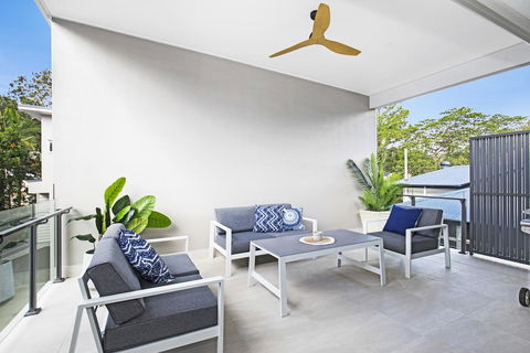Park Avenue Terrace House Sleeps 9 - Tourism Canberra 2