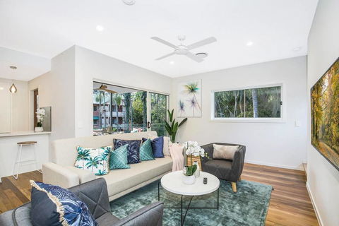 Park Avenue Townhouse Retreat Brisbane Sleeps 10 - Tourism Canberra 3