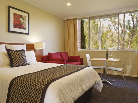 Parkview Motor Inn - Tourism Canberra 0