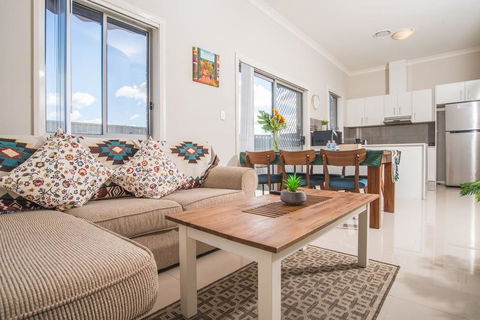 PEACEFUL 2Kingbed RootyHill Townhouse Near Station - Tourism Canberra 0