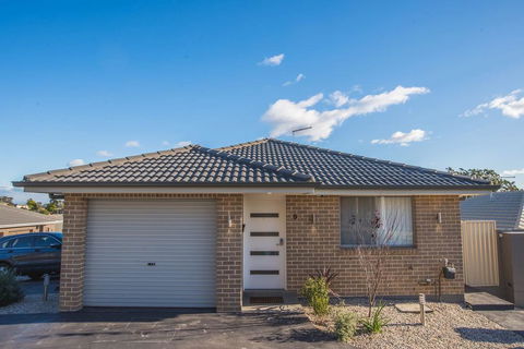 PEACEFUL 2Kingbed RootyHill Townhouse Near Station - Tourism Canberra 2