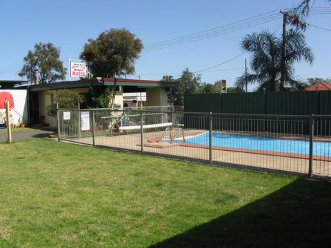 Peak Hill Golden Peak Budget Motel - Tourism Canberra 2