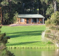 Pemberton Lake View Chalets - Tourism Canberra