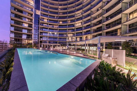 Perfectly Located Modern Apartment - Canberra CBD - Tourism Canberra 1