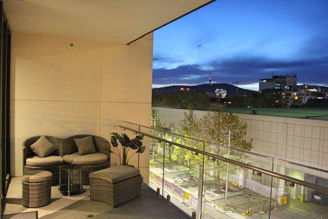 Perfectly Located Modern Apartment - Canberra CBD - Tourism Canberra 0