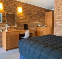 Peter Allen Motor Inn - Tourism Canberra