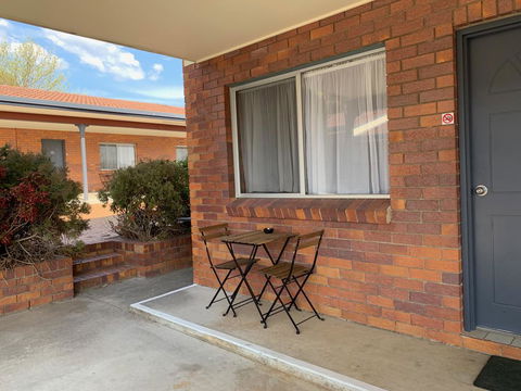 Peter Allen Motor Inn - Tourism Canberra 3