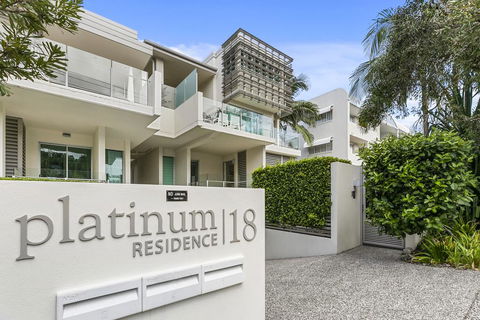 Platinum Status, Sunshine Beach - Tourism Canberra 0